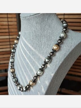 Cultured Pearls Gray White Glass Beads Short Quality Necklace Bridal Jewelry EUC